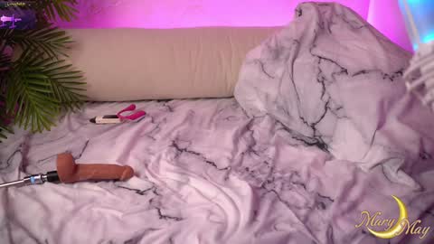 Snapshot of marylunamay chatting on 02-01-25, 02:16 Mary online show from 02-01-25, 02:16