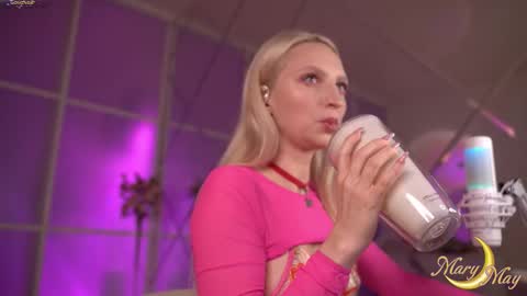 Snapshot of marylunamay chatting on 09-21-25, 04:25 Mary online show from 09-21-25, 04:25