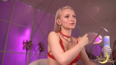 Snapshot of marylunamay chatting on 10-05-25, 03:38 Mary online show from 10-05-25, 03:38