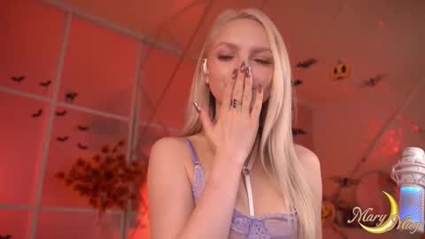 Snapshot of marylunamay chatting on 11-08-25, 03:29 Mary online show from 11-08-25, 03:29