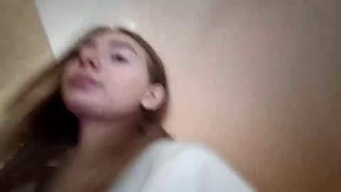 Hi My name is Elina Im 18 years old. online show from 09-24-25, 06:06