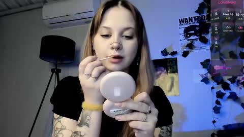 Snapshot of marynixoxo chatting on 03-09-25, 03:01 Mary x online show from 03-09-25, 03:01