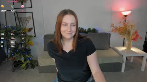 Snapshot of marywaddell chatting on 12-20-25, 10:17 Mary online show from 12-20-25, 10:17