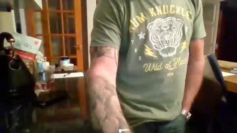 Snapshot of masked_masturbation_couple chatting on 09-19-25, 09:59 Masked Masturbation Couple online show from 09-19-25, 09:59