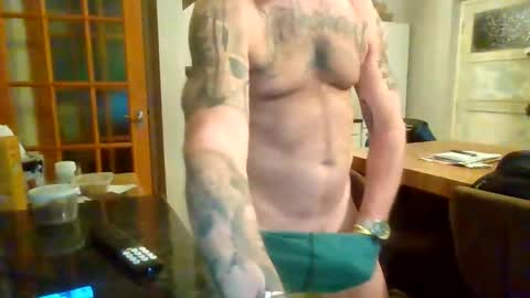 Snapshot of masked_masturbation_couple chatting on 11-18-25, 10:25 Masked Masturbation Couple online show from 11-18-25, 10:25