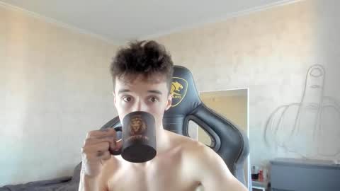 Snapshot of mason_warhol chatting on 09-29-25, 06:51 Mason online show from 09-29-25, 06:51