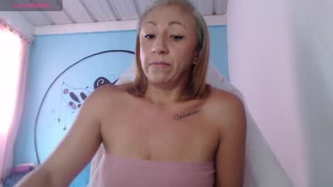 massiel ferreti online show from 10-17-25, 10:12