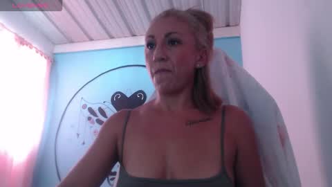 Snapshot of massielferretis chatting on 11-10-25, 08:41 massiel ferreti online show from 11-10-25, 08:41