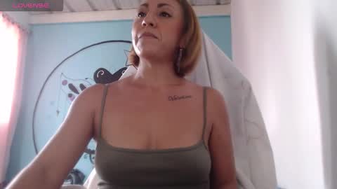 Snapshot of massielferretis chatting on 12-19-25, 09:11 massiel ferreti online show from 12-19-25, 09:11