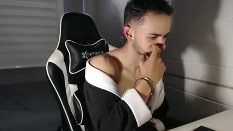 Snapshot of massimo_jiovano chatting on 03-09-25, 11:14 massimo online show from 03-09-25, 11:14