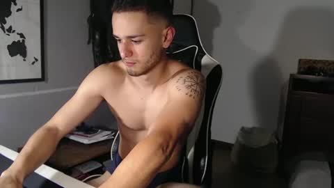 Snapshot of massimo_jiovano chatting on 10-03-25, 11:02 massimo online show from 10-03-25, 11:02