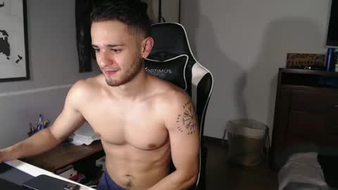 Snapshot of massimo_jiovano chatting on 10-10-25, 11:15 massimo online show from 10-10-25, 11:15