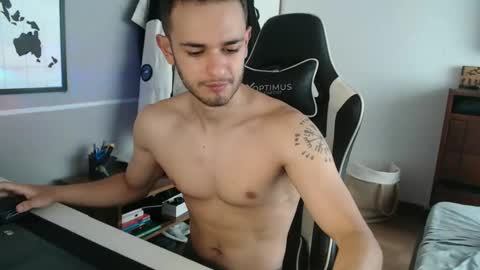 Snapshot of massimo_jiovano chatting on 10-31-25, 03:13 massimo online show from 10-31-25, 03:13