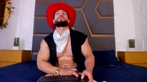 Snapshot of massimofiore_ chatting on 11-23-25, 03:28 Massimo online show from 11-23-25, 03:28