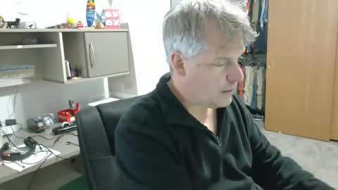 Snapshot of master_thorn chatting on 03-10-25, 02:17 Master Thorn online show from 03-10-25, 02:17