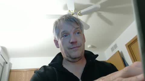 Snapshot of master_thorn chatting on 10-17-25, 02:04 Master Thorn online show from 10-17-25, 02:04