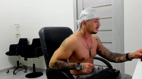 Snapshot of masterchris12 chatting on 12-03-24, 09:00 masterchris12 online show from 12-03-24, 09:00