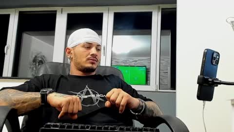 Snapshot of masterchris12 chatting on 12-09-24, 12:12 masterchris12 online show from 12-09-24, 12:12