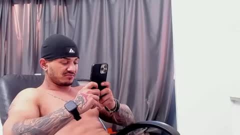 Snapshot of masterchris12 chatting on 12-16-24, 06:53 masterchris12 online show from 12-16-24, 06:53