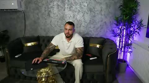Snapshot of masterkingmuscle chatting on 07-12-26, 09:50 masterkingmuscle online show from 07-12-26, 09:50
