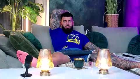 Snapshot of masterkingofmuscle chatting on 02-17-26, 09:54 masterkingofmuscle online show from 02-17-26, 09:54