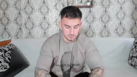 Snapshot of mastermusclejon chatting on 12-06-24, 11:11 Jon online show from 12-06-24, 11:11