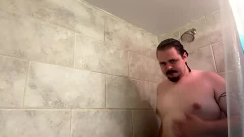 Snapshot of masterv58769 chatting on 10-19-25, 04:02 V online show from 10-19-25, 04:02