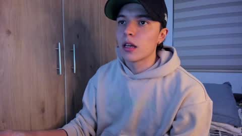 mastrangelo_x online show from 09-19-25, 04:25