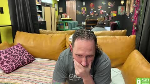 Snapshot of matchingtracksuits chatting on 02-24-25, 09:20 Jer and Kel online show from 02-24-25, 09:20