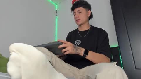 Snapshot of mateo_escobar chatting on 11-22-25, 11:59 mateo_escobar online show from 11-22-25, 11:59