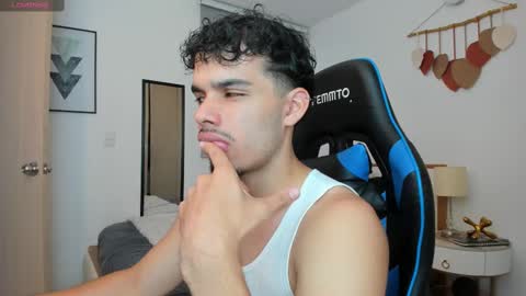 Snapshot of mateoleone chatting on 03-03-25, 03:09 Matt online show from 03-03-25, 03:09