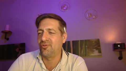 Snapshot of matrike1 chatting on 12-21-24, 12:42 matrike1 online show from 12-21-24, 12:42