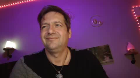 Snapshot of matrike1 chatting on 01-19-25, 12:17 matrike1 online show from 01-19-25, 12:17