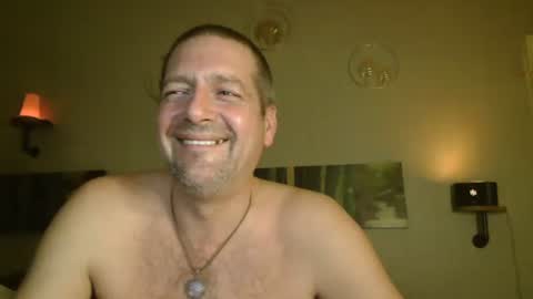 Snapshot of matrike1 chatting on 02-12-25, 08:07 matrike1 online show from 02-12-25, 08:07
