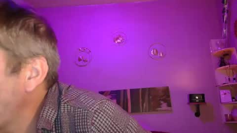 Snapshot of matrike1 chatting on 09-12-25, 06:41 matrike1 online show from 09-12-25, 06:41