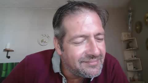 Snapshot of matrike1 chatting on 09-28-25, 02:00 matrike1 online show from 09-28-25, 02:00
