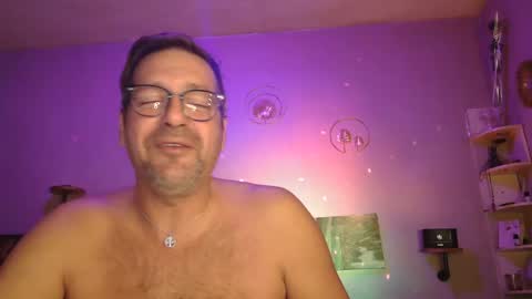 Snapshot of matrike1 chatting on 11-22-25, 10:20 matrike1 online show from 11-22-25, 10:20