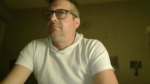 Snapshot of matrike1 chatting on 04-18-26, 10:21 matrike1 online show from 04-18-26, 10:21