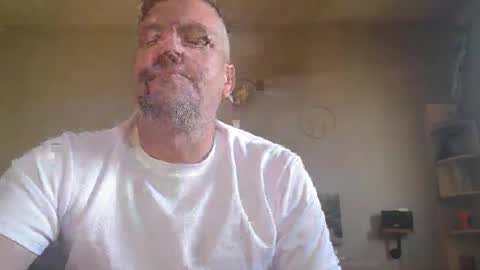 Snapshot of matrike1 chatting on 05-02-26, 11:04 matrike1 online show from 05-02-26, 11:04