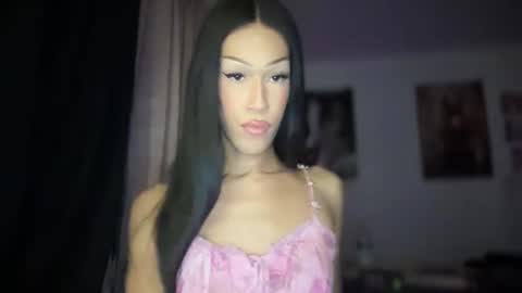 MOLLY MILLS online show from 09-10-25, 04:01