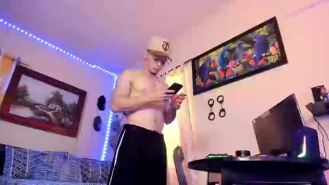 Snapshot of matt_your_master chatting on 09-08-25, 02:38 Master online show from 09-08-25, 02:38