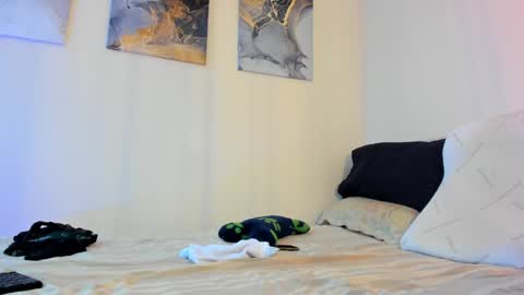  ig mattventure94 online show from 12-18-24, 10:46