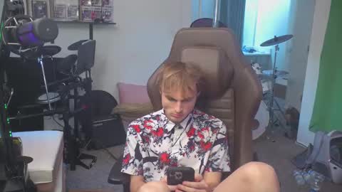 Matt Cash online show from 09-15-25, 01:05