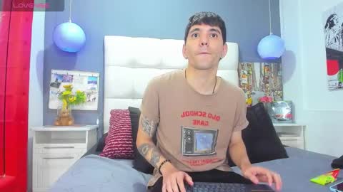 Snapshot of matteo12_ chatting on 10-27-25, 02:59 ---Matteo--- online show from 10-27-25, 02:59