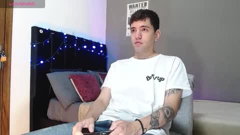 Snapshot of matteo12_ chatting on 12-03-25, 11:41 ---Matteo--- online show from 12-03-25, 11:41