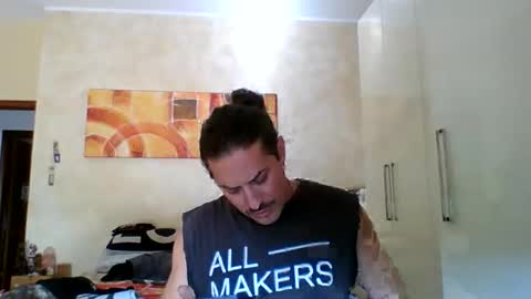 Snapshot of matteushh87 chatting on 10-20-25, 11:43 matteushh87 online show from 10-20-25, 11:43