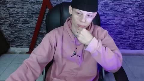 Snapshot of matthewboy_ chatting on 03-09-25, 12:31 MatthewBoy online show from 03-09-25, 12:31