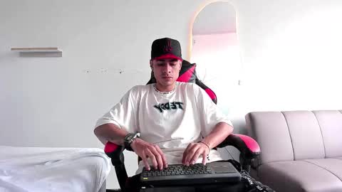 Snapshot of matthewcullenn chatting on 12-04-25, 05:21 Matthew online show from 12-04-25, 05:21