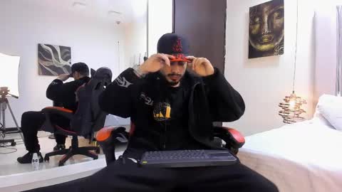 Matthew online show from 04-12-26, 01:43