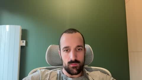 Snapshot of matthias24 chatting on 11-17-25, 03:29 M online show from 11-17-25, 03:29